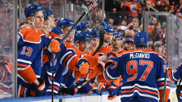 GALLERY: Oilers vs. Avalanche