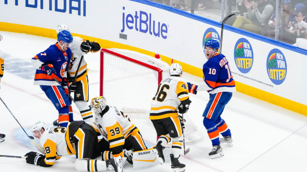 UBS Postgame Photos: Islanders 4, Penguins 3 SO