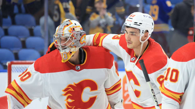 Mangiapane scores twice, Vladar makes 27 saves as Flames beat Capitals