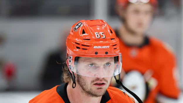 20250929_Sharks_Ducks_Robinson_0086