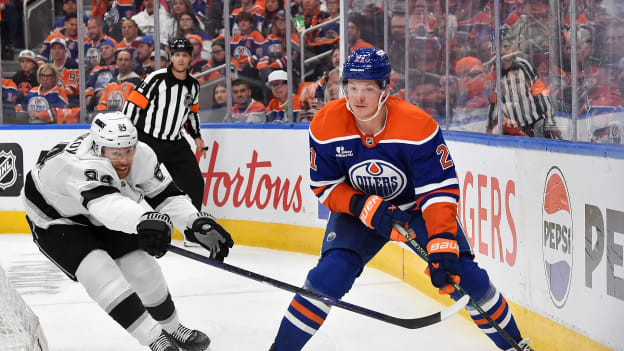 776312032_AD086_Kings_v_Oilers