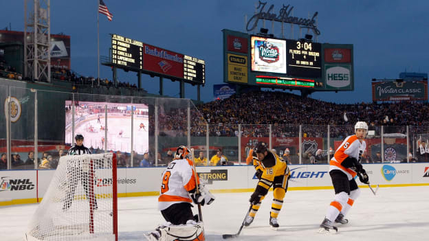 Sturm_Marco_WinterClassic_1-1-10_10_Credit Dave Sandford-NHLI via Getty Images