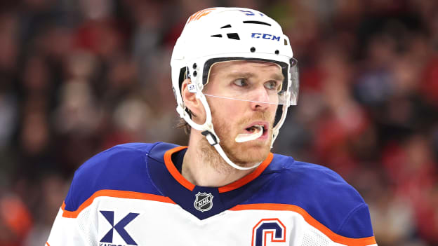Edmonton Oilers v Chicago Blackhawks