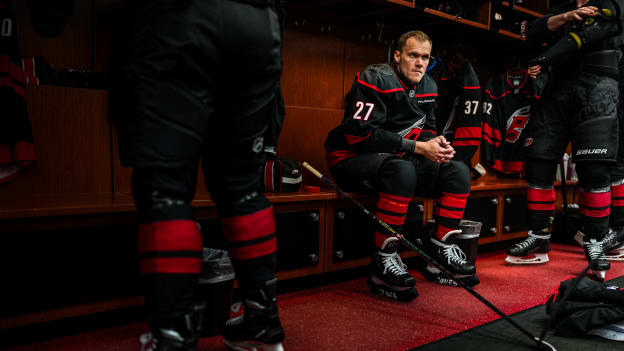 251009_NJDvsCAR_JL203044