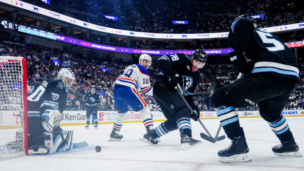 Edmonton Oilers v Utah Mammoth