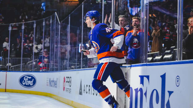 20251016_WIN_NYI_SJS_SCHAEFER_FIRSTSTAR-1