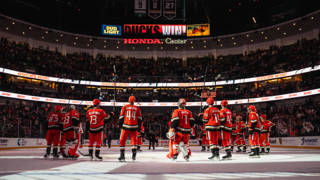 434e5621-5188-47ef-9063-fbf6205560fa1.13.26_ana_dallas_ducks win-8