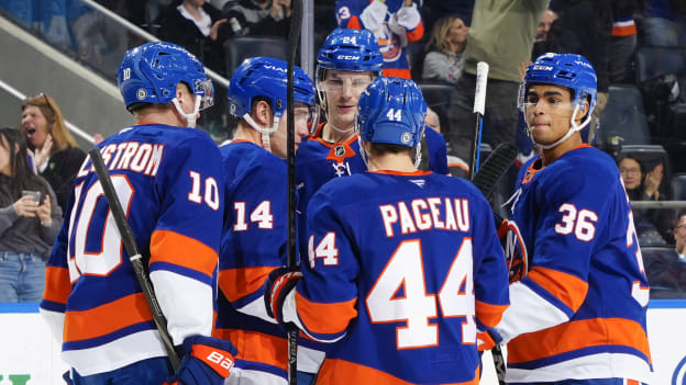 UBS Postgame Photos: Islanders 5, Blackhawks 4