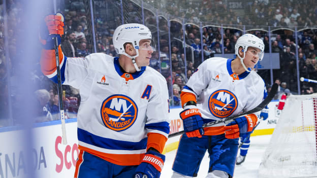 UBS Postgame Photos: Islanders 6, Maple Leafs 3