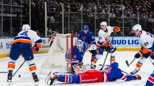 New York Islanders v New York Rangers