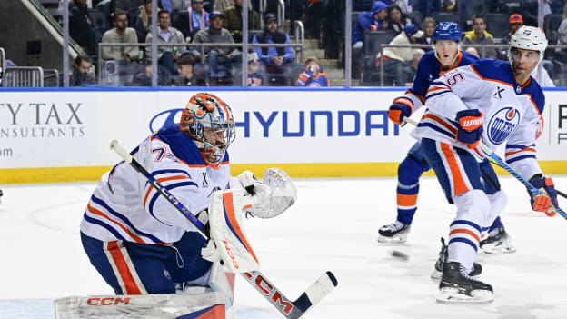 Edmonton Oilers v New York Islanders