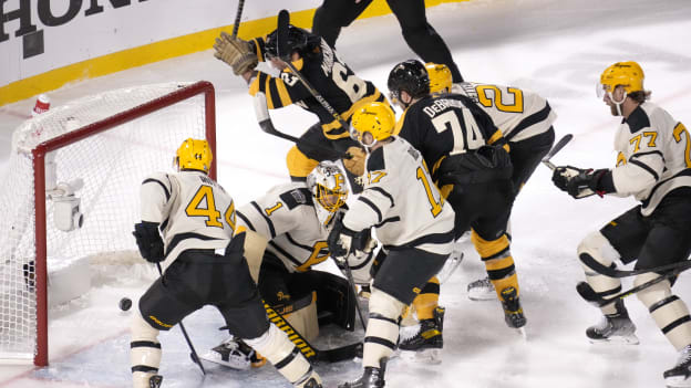 Photos: In-Game at the 2023 Winter Classic