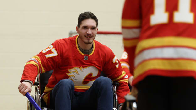 20251121_Floor Hockey_003_ DM