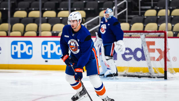 20251009_NYI_PIT_AWAY_MORNINGSKATE-8