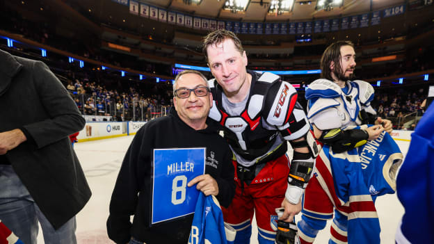 MF_NYR_040826_MF1_5167