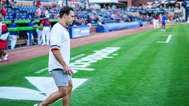 250912_Digital_Durham_Bulls_Stankoven_First_Pitch_JL101031