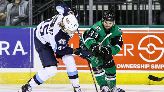 Calder Cup Playoffs Game Four: Ads at Stars