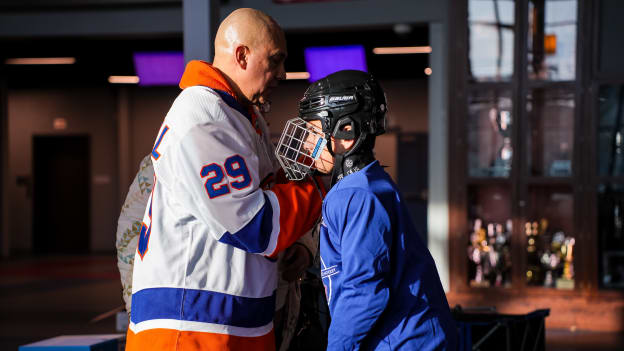 PHOTOS: Islanders Learn to Play