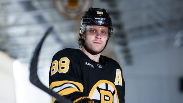 04-30-2025_DLE_Boston Bruins Uniform Photoshoot BTS118