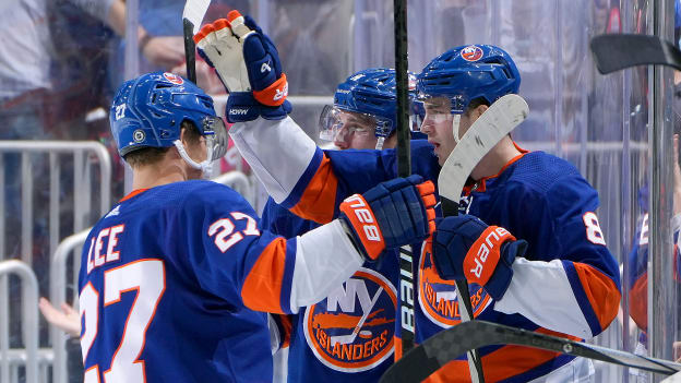 UBS Postgame Photos: Islanders 5, Capitals 1