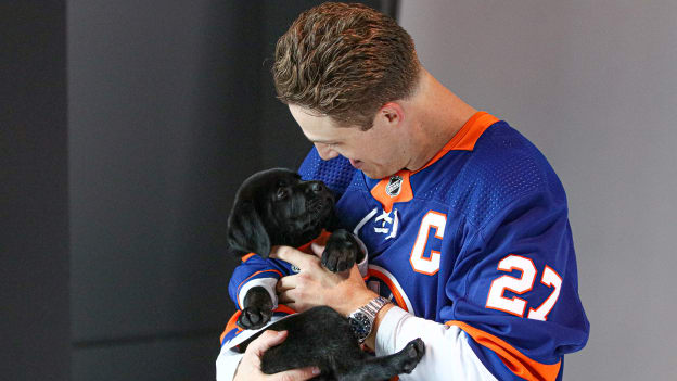 PHOTOS: Islanders 2021-22 Puppy Calendar Shoot