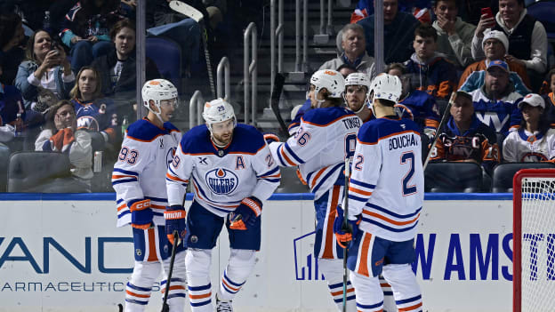 Edmonton Oilers v New York Islanders