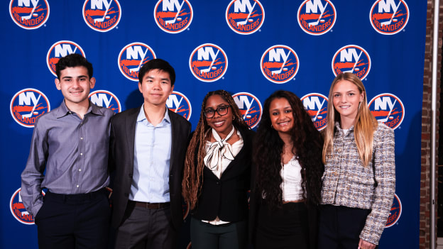 20250410_NYI_NYR_SCHOLARSHIPS-23