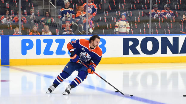 776360339_AD131_Flames_v_Oilers