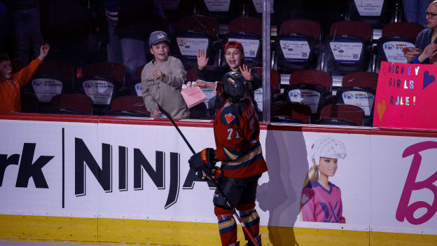 20260401_PWHL_FLA3295_JP