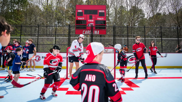 250329_Apex_Ball_Rink_Opening_Community_JL206815