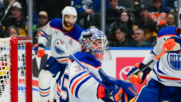 Edmonton Oilers v Vancouver Canucks