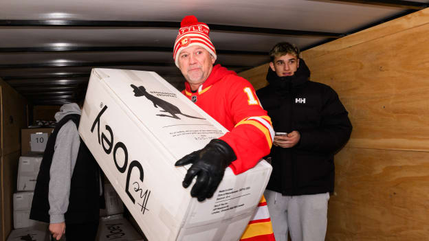 20251224_ALUMNI_TOY_DRIVE_FLA7412AB