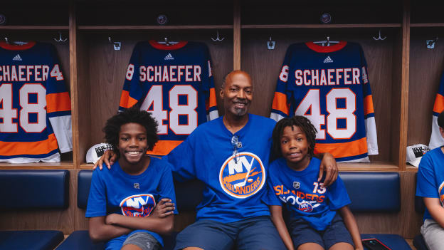 20250804_SCHAEFER_JERSEY_REVEAL_LOCKERROOM_BATCH1-9