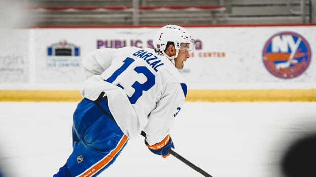 20250919_NYI_TRAININGCAMP_JOHNSTON-34