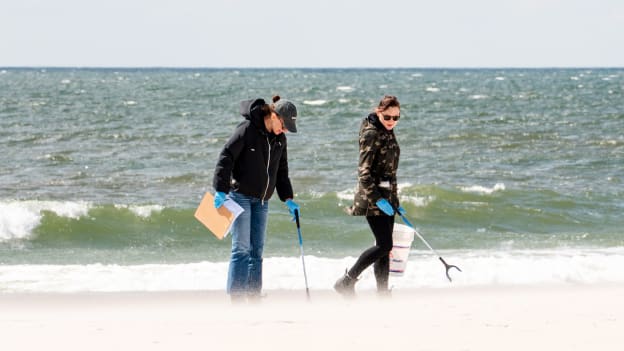 20260407_BeachCleanUp-26
