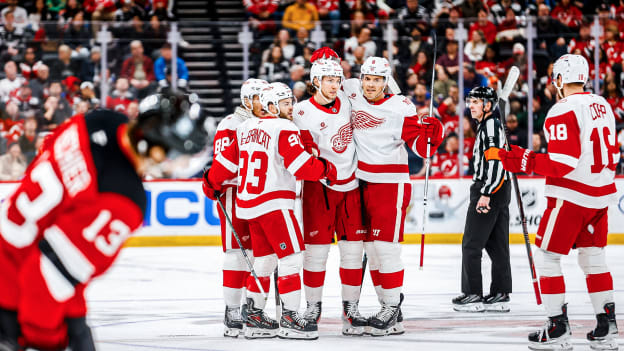 RECAP: By playing ‘pretty smart hockey,' Red Wings earn 3-0 shutout victory in New Jersey