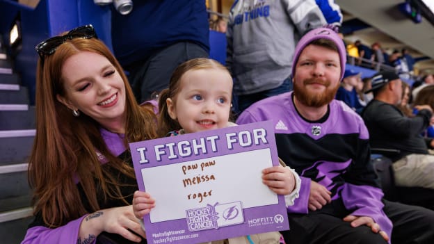 251123TBLvsPHI_HockeyFightsCancer430cbl