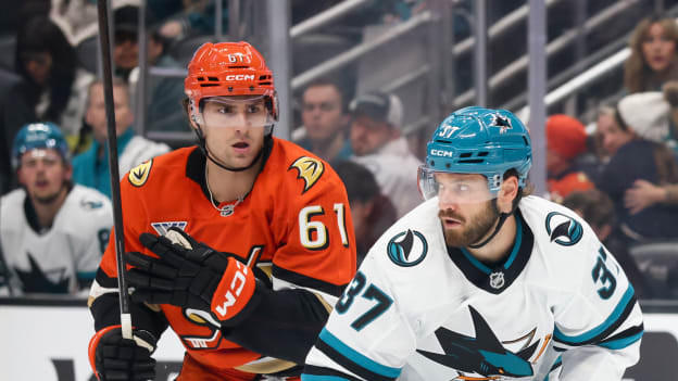 20250929_Sharks_Ducks_Robinson_0551