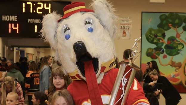 20251121_Floor Hockey_044_ DM