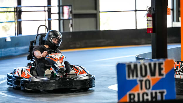 260127_RushHour_GoKart_TeamOuting_JPL09827