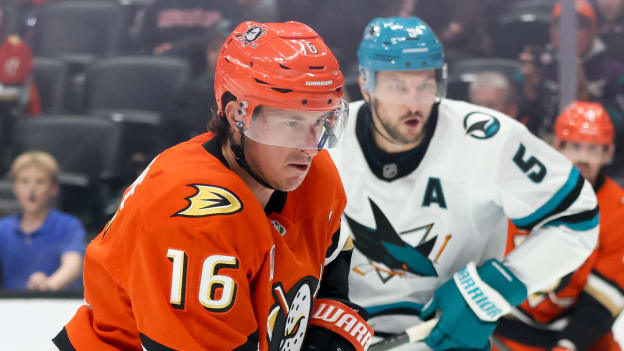 20250929_Sharks_Ducks_Robinson_0514