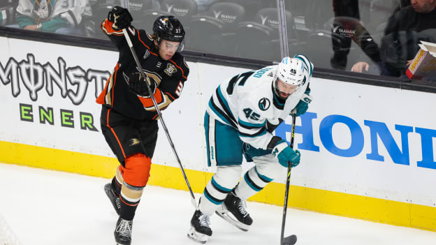 2023-24_0927_Ducks_Sharks_75