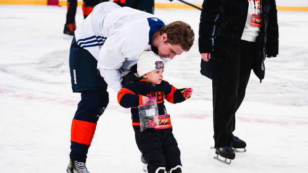 PHOTOS: Islanders Family Skate