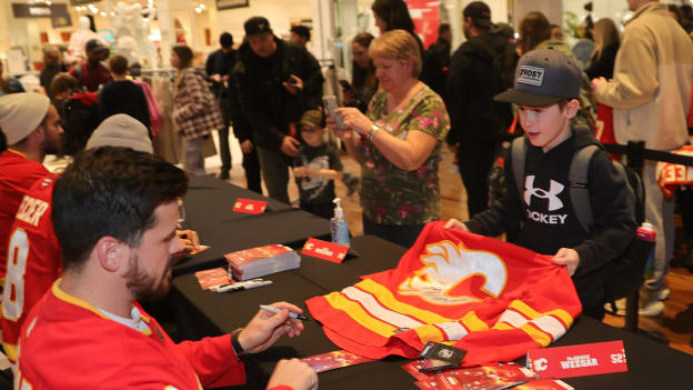 20260223_Flames Autograph Session_ 0015 DM