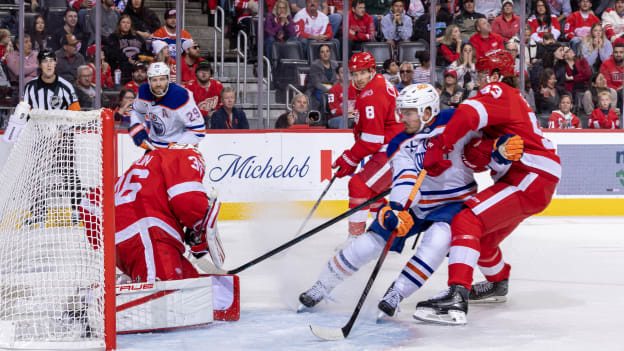 Edmonton Oilers v Detroit Red Wings