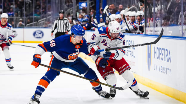 20250929_NYI_NYR_2P_action-4