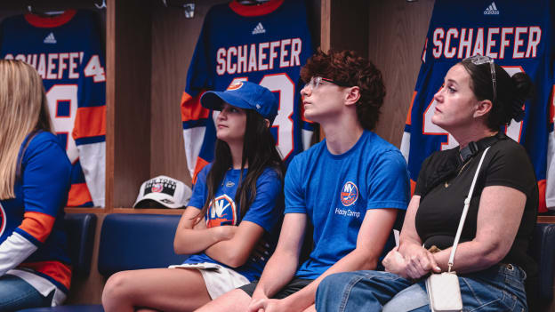 20250804_SCHAEFER_JERSEY_REVEAL_LOCKERROOM_BATCH1-51