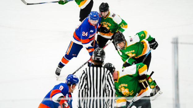 20251115_WarriorHockey_NHIC-19