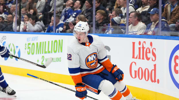 UBS Postgame Photos: Islanders 3, Maple Leafs 2