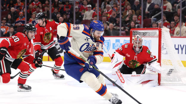 Edmonton Oilers v Chicago Blackhawks